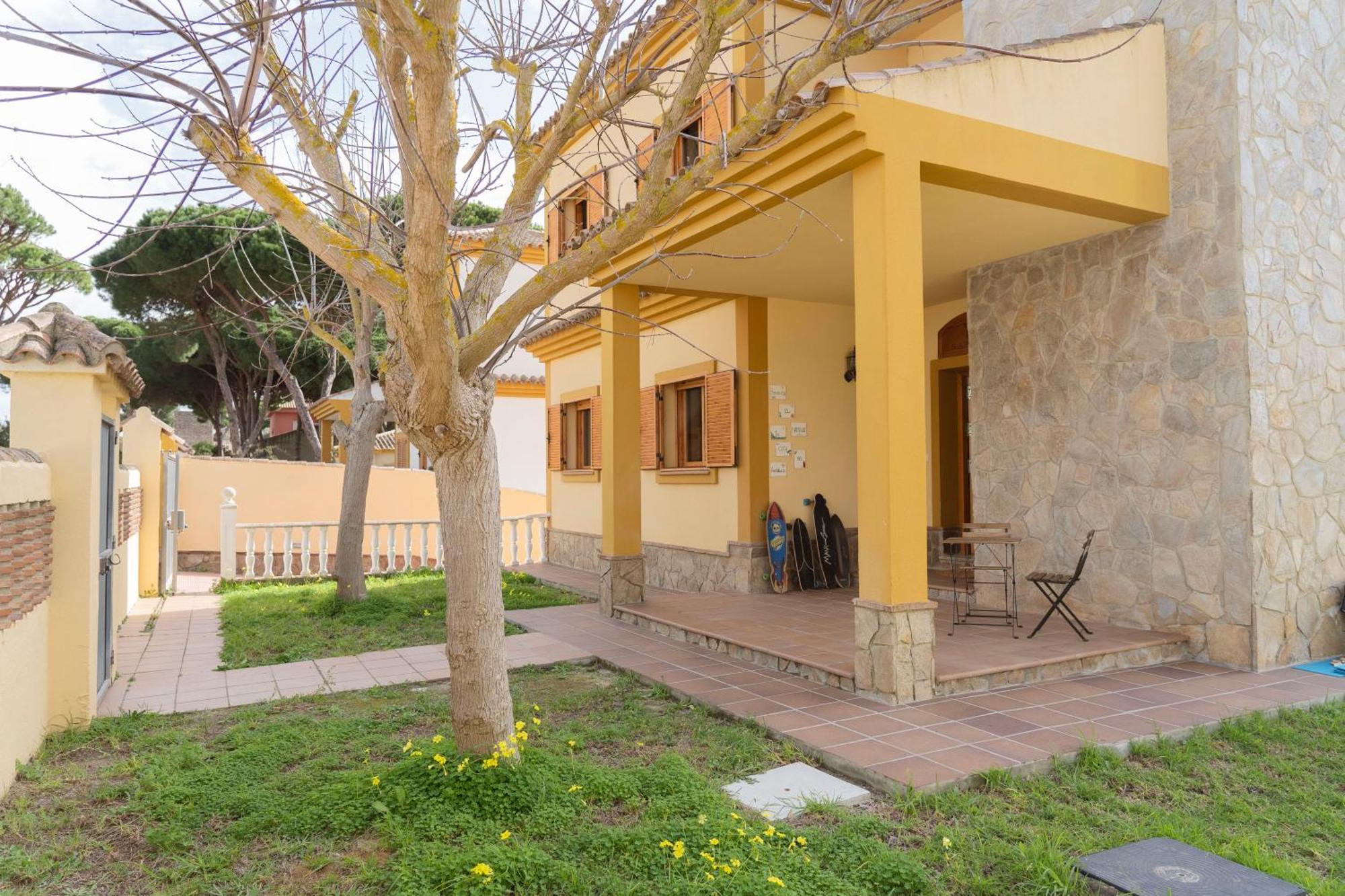 Namawa Surfhouse Hostel Chiclana de la Frontera Luaran gambar